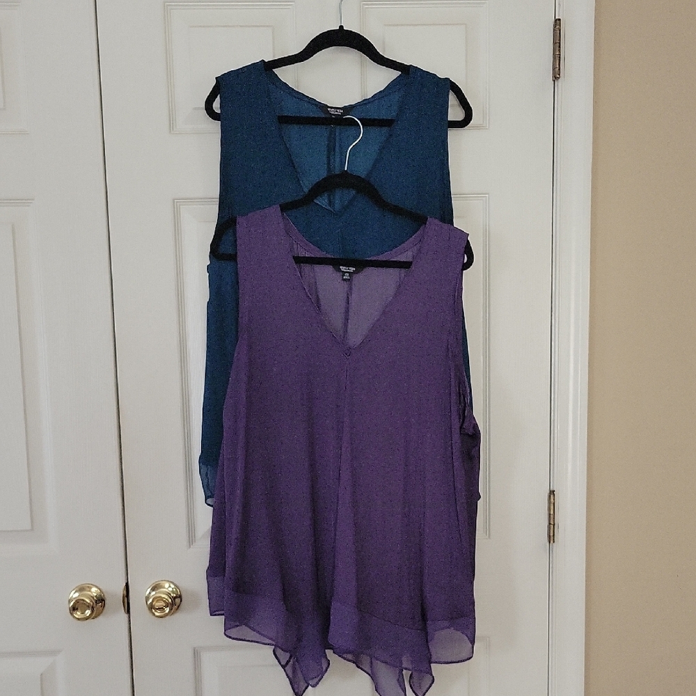 Simply Vera Vera Wang Purple and Blue/Green V-Neck Blouses